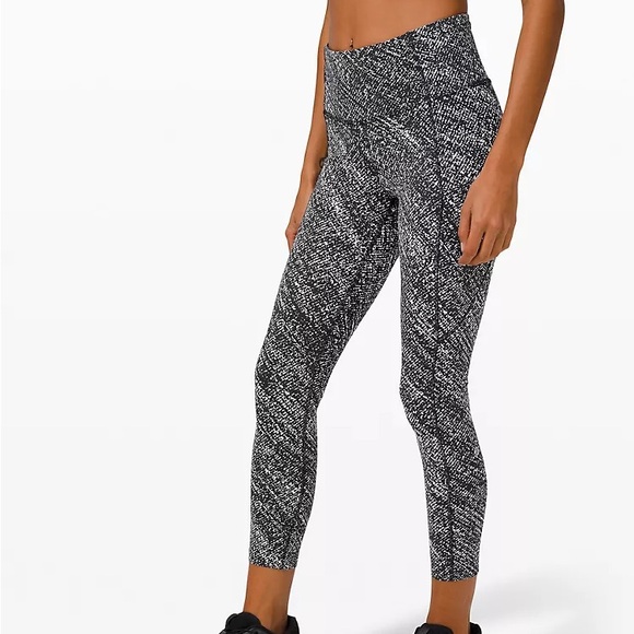 Lululemon Fast and Free High-Rise Crop 23" - Picture 6 of 7